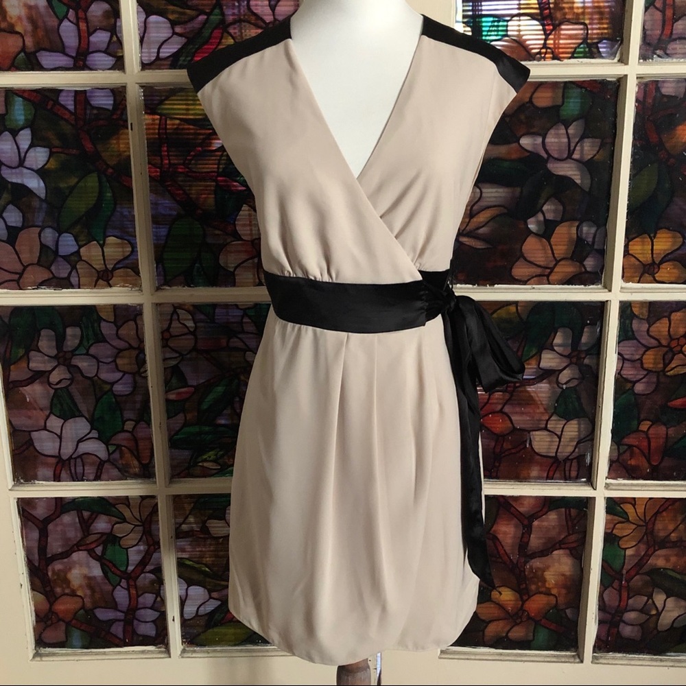 Forever 21 Cream and Black Wrap Dress. Xs